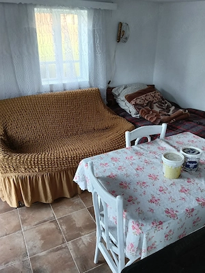 închiriez căsuța de vacanță  - imagine 2