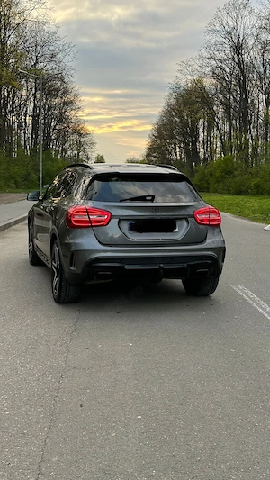 Mercedes GLA 200D AMG - imagine 10