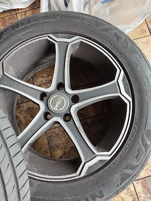 Vând jante cu cauciucuri de vara.235/55zR17