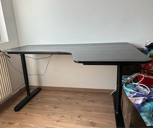 Birou negru Bekant Ikea 160 x 110 cm