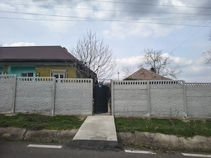 Vând casă la curte - imagine 2