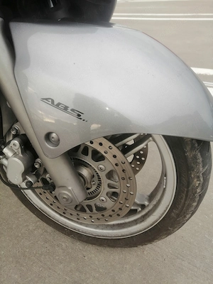 Maxiscuter Suzuki Burgman 650 - imagine 3