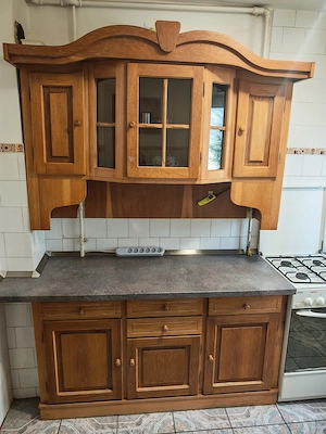 Mobila de bucatarie din lemn masiv