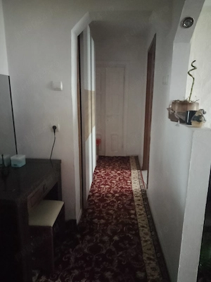 vind apartament 2 camere central stare bună etaj 3 zonă liniștită 