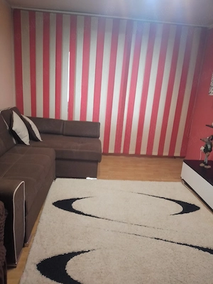 vind apartament 2 camere central stare bună etaj 3 zonă liniștită  - imagine 3