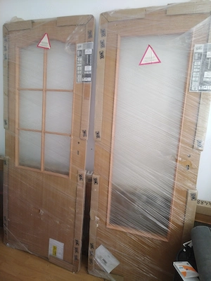 Vând 4 uși interior culoare fag cu sticla 2x80, 2x70