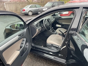 Volkswagen Jetta 2014 1.2 benzina impecabil - imagine 2