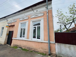 Casă individuală solidă, disponibilă în exclusivitate prin RED LINE IMOBILIARE   COMISION 0