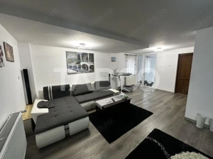 Casa individuala de vanzare formata din 2 apartamente si piscina - imagine 9