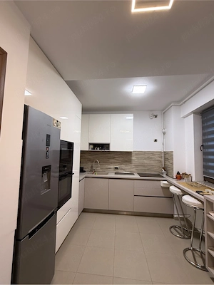 Apartament 3 camere - imagine 3