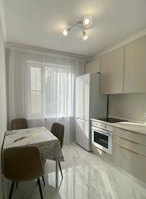 Garsoniera de inchiriat in zona Dristor