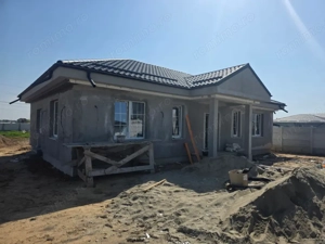 Casa pe parter 130 mp construiti, 400 mp curte zona Metro