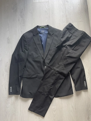 Set Costum McNeal purtat o data