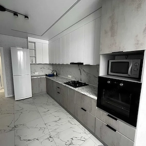 Garsoniera de inchiriat in zona Aparatorii Patriei