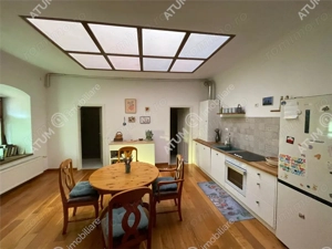 Apartament cu 2 camere decomandate la casa in zona ultracentrala Sibiu - imagine 8