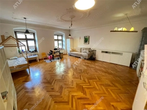 Apartament cu 2 camere decomandate la casa in zona ultracentrala Sibiu - imagine 2