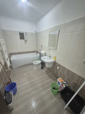 2 Cam-Lipovei-3 Min Iulius Town-55 MP-Centrala-81.000 Euro ! Negociabil - imagine 12