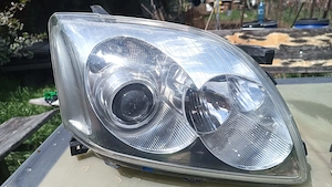 Faruri Toyota Avensis T25 cu Xenon - imagine 3