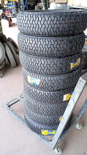 Vând 4 cauciucuri Noi Oltcit TRX 160/65 R340 Michelin - imagine 2