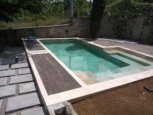 Meseriaș amenajari si constructie si instalatii montaje etc.