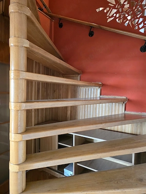 Apartament 3 camere Tip Samanta cu scara interioara Saguna langa Casa de Pensii amenajat centrala - imagine 11