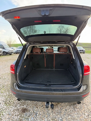 Volkswagen Touareg 3.0 262cp 2016 - imagine 8