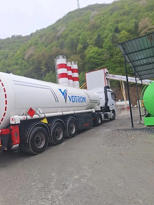 Semiremorca cisterna ADR  Kassbohrer ,an 2021,5 comp., unic proprietar ,istoric service  - imagine 2