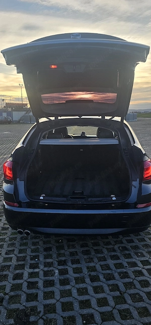 BMW Seria 5 Gran Turismo 520d (Distribuție nouă) - imagine 9