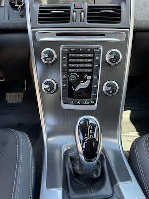 Volvo XC60 D4 181CP Pachet Momentum  - imagine 4