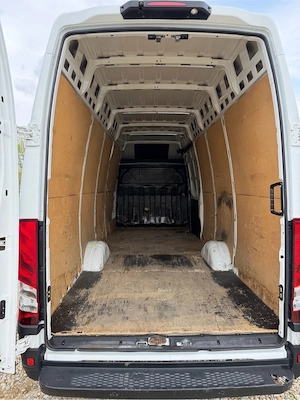 Iveco Daily lung si inalt 2016 2.3 150cp - imagine 10