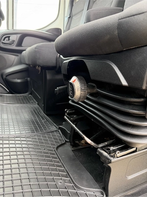 Iveco Daily lung si inalt 2016 2.3 150cp - imagine 8