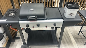 Casă de vânzare în zona lacul mic la strada principală,2 intrări curte foarte mare  - imagine 18