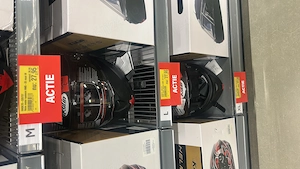 Casă de vânzare în zona lacul mic la strada principală,2 intrări curte foarte mare  - imagine 10