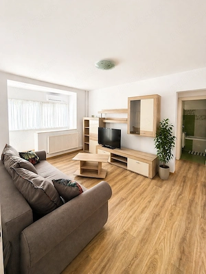 Proprietar închiriez apartament 2 camere renovat in zona Olimpia-Stadion, mobilat, climă, centrală