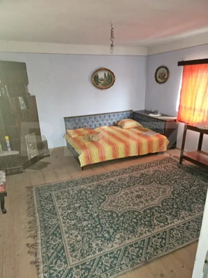 Casa plan parter plus etaj cu 3 camere, 158 mp si 6300 mp teren, zona Balcesti - imagine 3