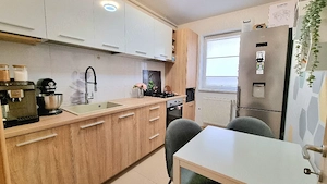 Apartament 56 mp (Parcul Teilor)  +  parcare in curte (proprietar)