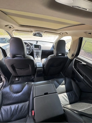 Volvo XC60, an fabricație 2012, motor 2.4 diesel, cutie automată - imagine 2