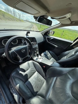 Volvo XC60, an fabricație 2012, motor 2.4 diesel, cutie automată - imagine 3