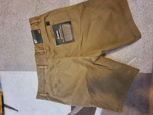 Pantaloni scurti Chino de barbati  marimea W34 HUGO BOSS ORIGINALI!