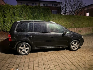 vând ww touran sau schimb cu masini fara fiscal - imagine 2