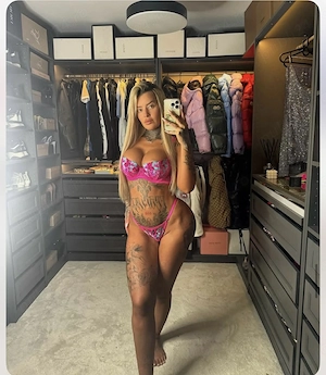    Raffaella amanta perfectă Fac și deplasări am și locație Party Gals 