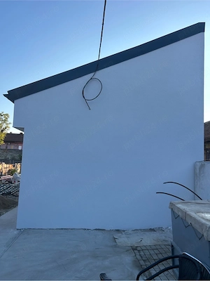 De vanzare casa 2 dormitoare un living baie 60mp plus teren in curte  - imagine 3