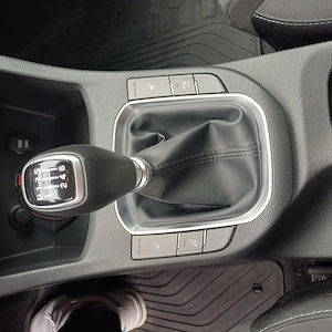 Vand Hyundai i30  fabricație 2022 iulie 1,5 dai 110cp   - imagine 9