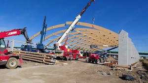 Inchiriem Automacara LIBHERR 60 to  - imagine 3