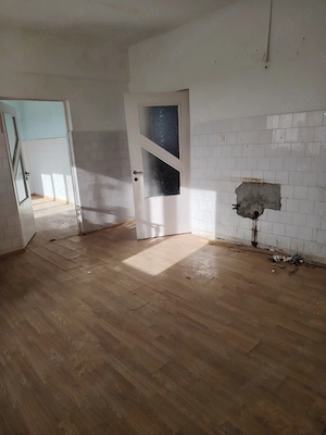 Clădire de vânzare, parter plus etaj, 300 mp, strada Depozitelor nr. 8 - imagine 4