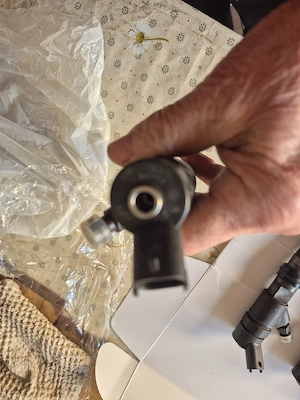 Dz vanzare injecor iveco dayli - imagine 5