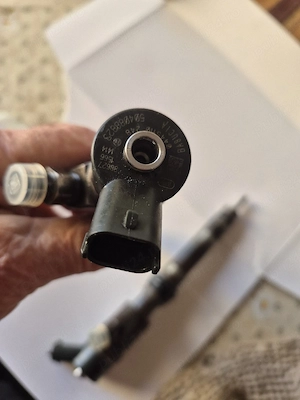 Dz vanzare injecor iveco dayli - imagine 2