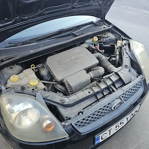 Vand FORD Fiesta 2005, benzina, in stare buna de functionare. Proprietar in acte, usor negociabil. - imagine 2