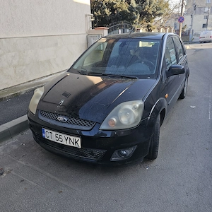 Vand FORD Fiesta 2005, benzina, in stare buna de functionare. Proprietar in acte, usor negociabil. - imagine 3