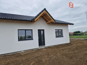 Duplex de vanzare cu 3 camere, zona Bucovat - imagine 2